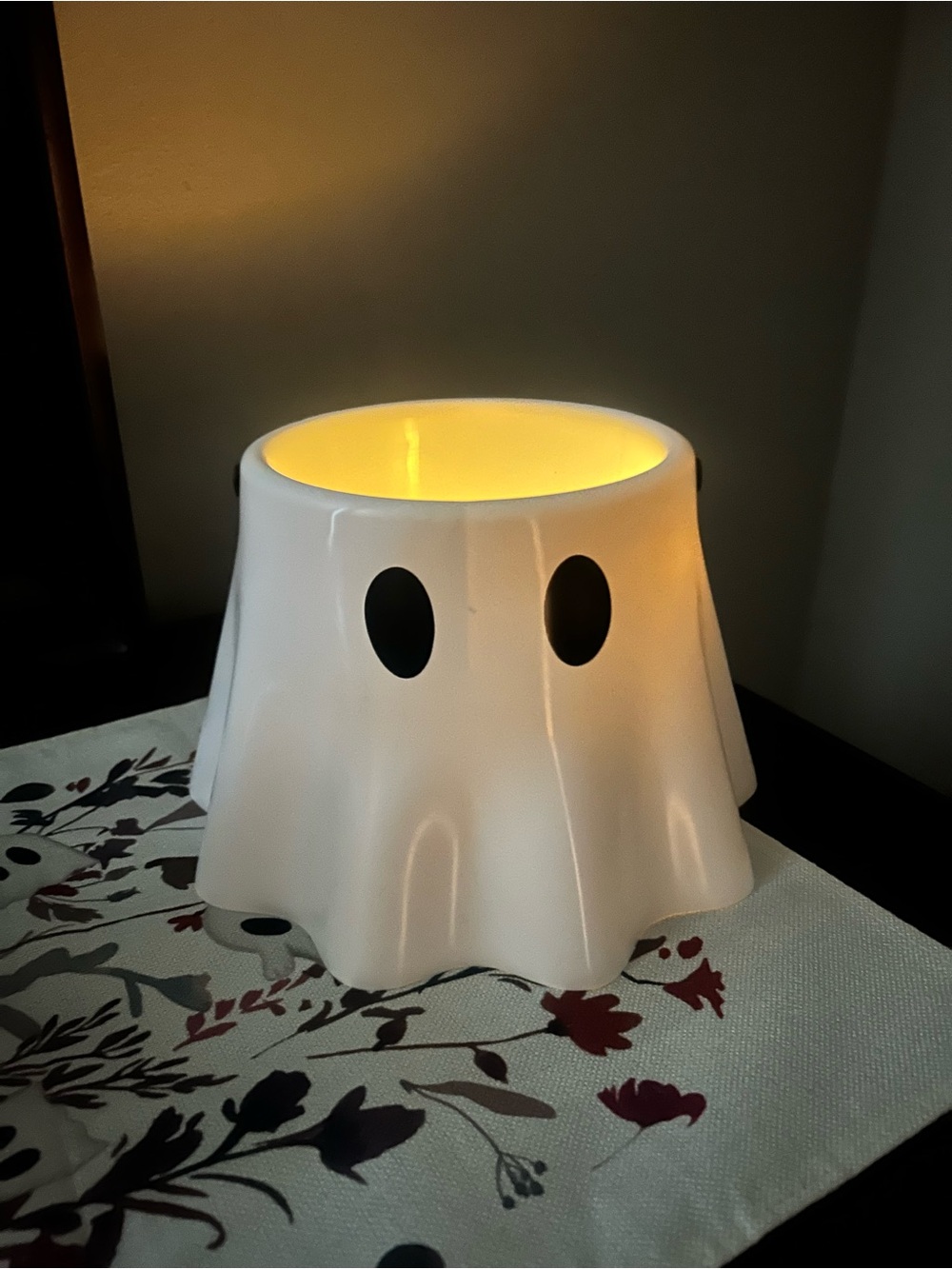 White Ghost Bucket